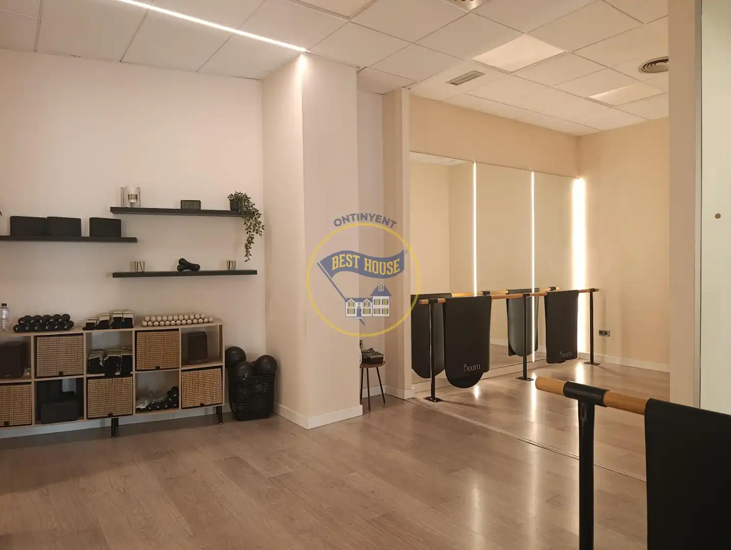Locale commerciale in vendita a Sant Josep - Zona Hospital, imagen 2