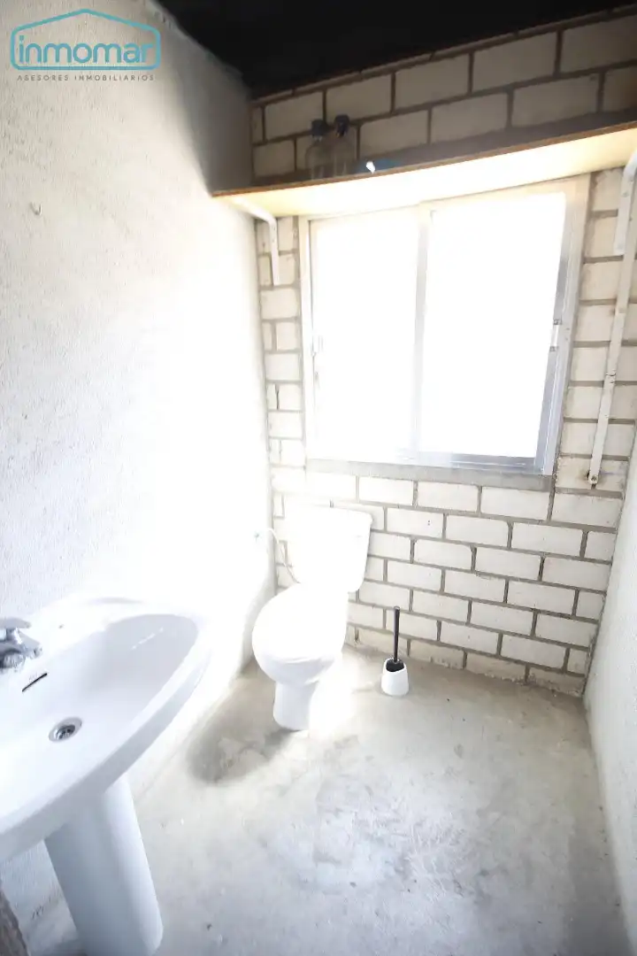 Badezimmer von Fabrikhallen zur Miete in Toledo