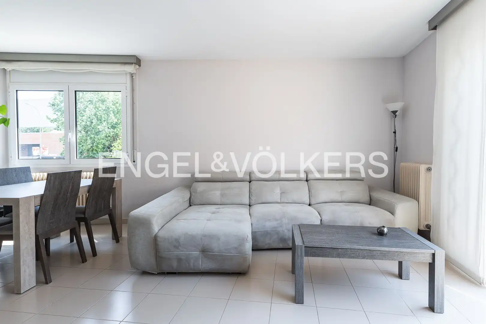 Sala de estar de Casa adosada en venta en Castellar del Vallès con Aire acondicionado, Calefacción y Terraza