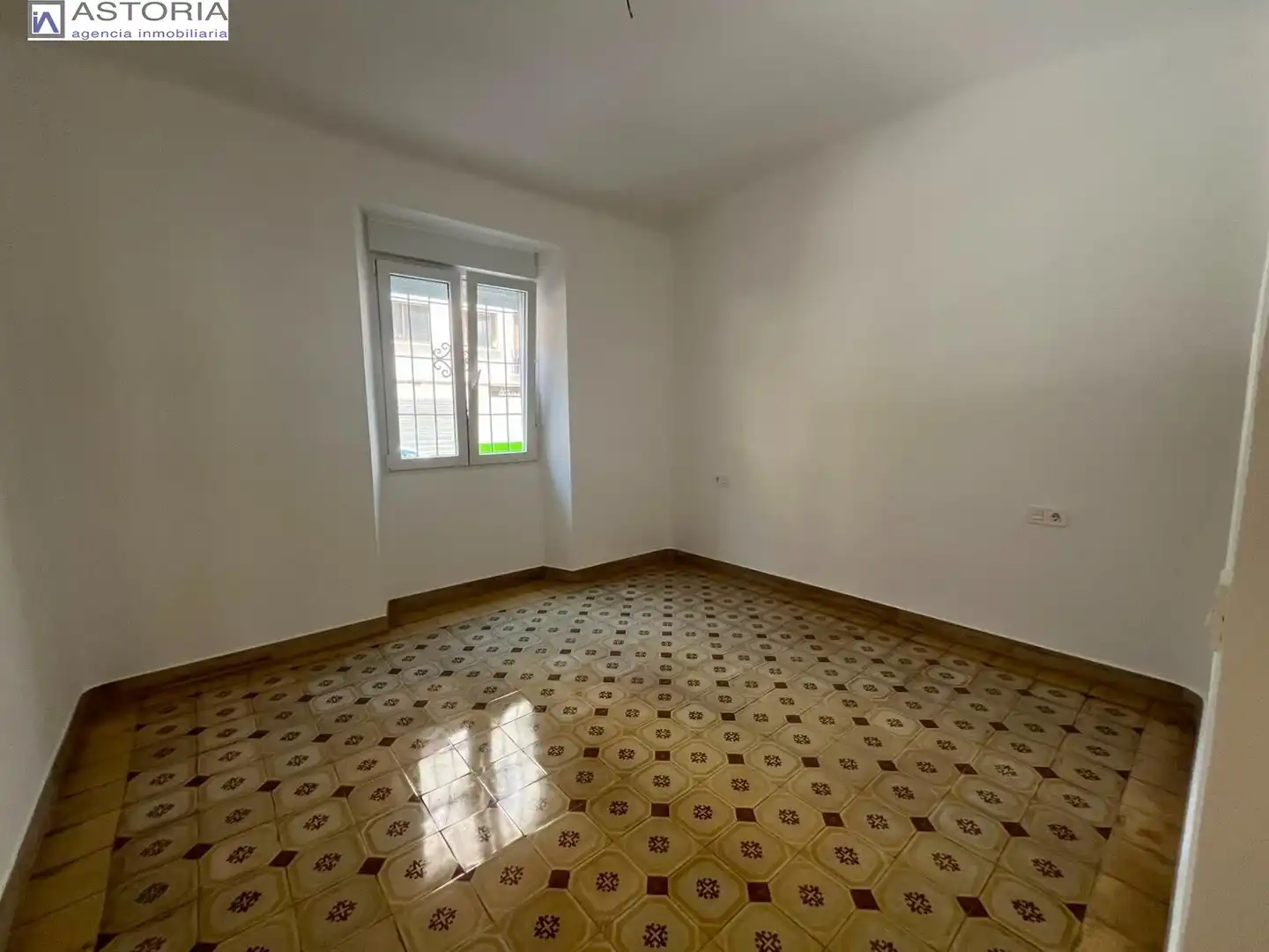 Wohnung zur Miete in Calle Calle Pintor Rodríguez Acosta, Camino de Ronda