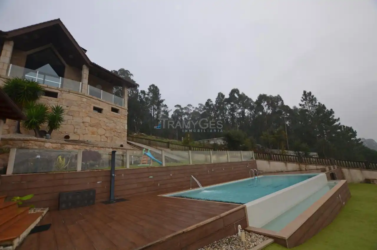Piscina de Casa o chalet en venta en Tui con Calefacción, Jardín privado y Terraza