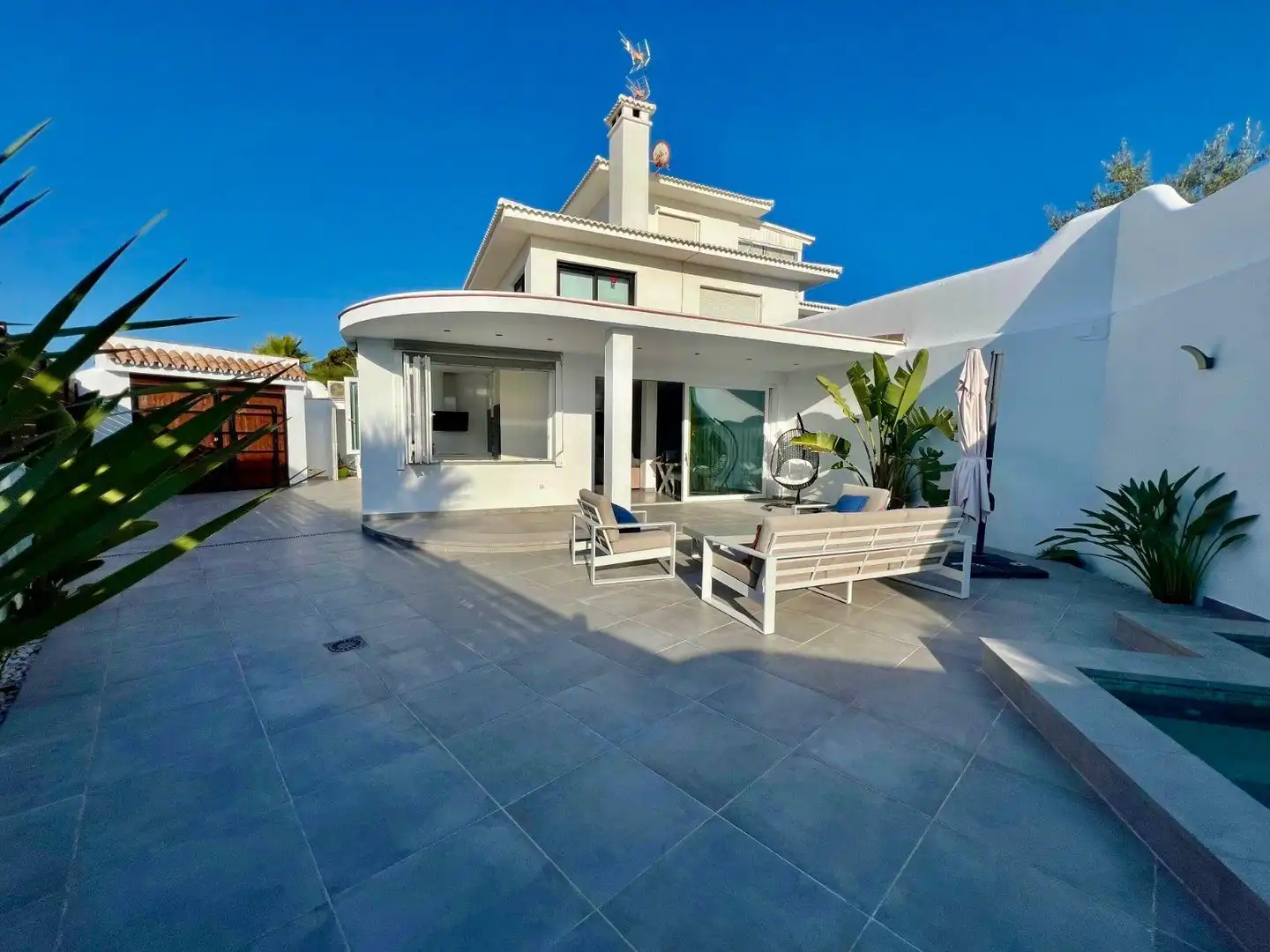 Exterior view of Houses for rent in Almonte  with Air Conditioner, Private garden and Terrace