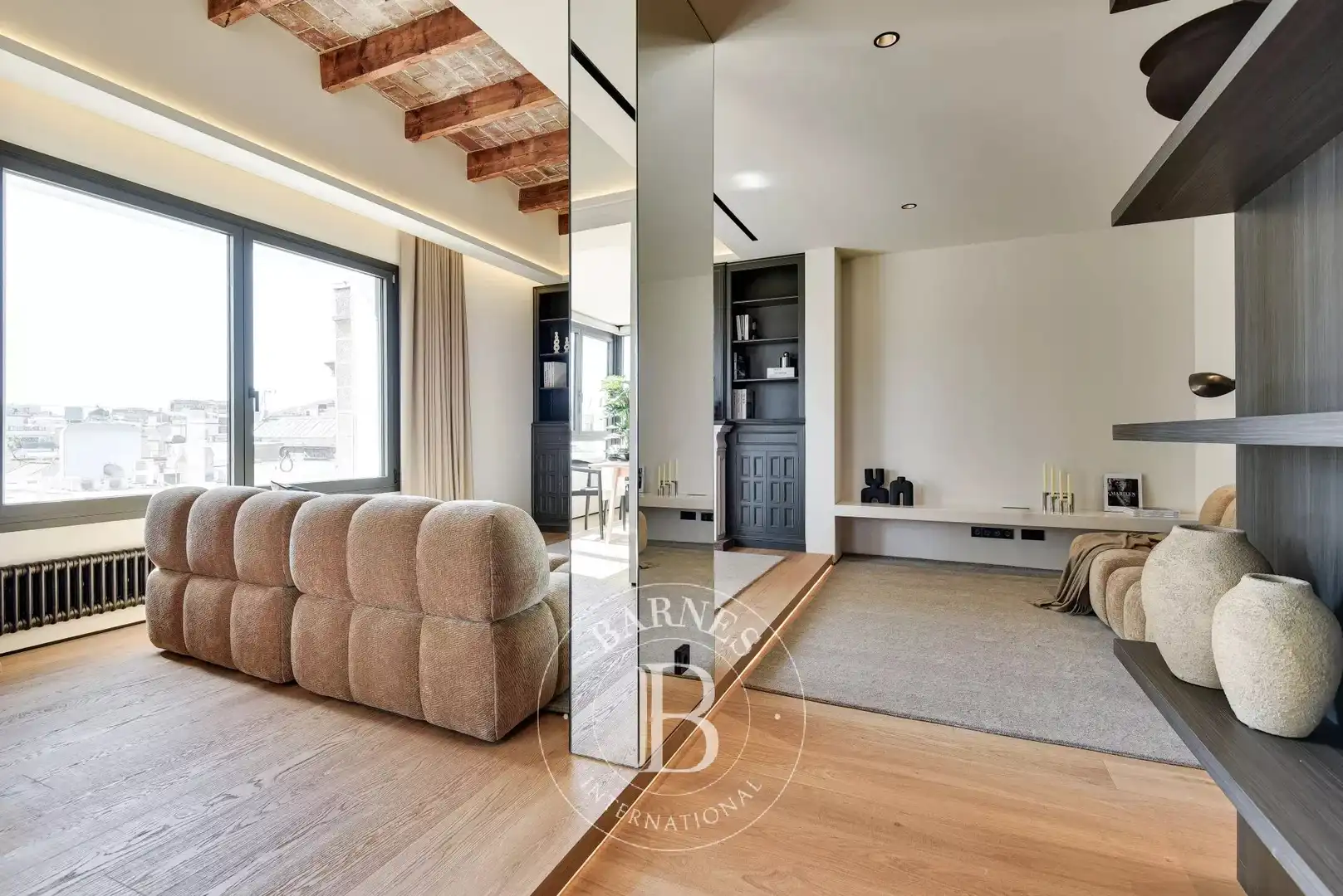 Wohnzimmer von Dachboden zum Verkauf in Barcelona mit Klimaanlage, Heizung und Terrasse