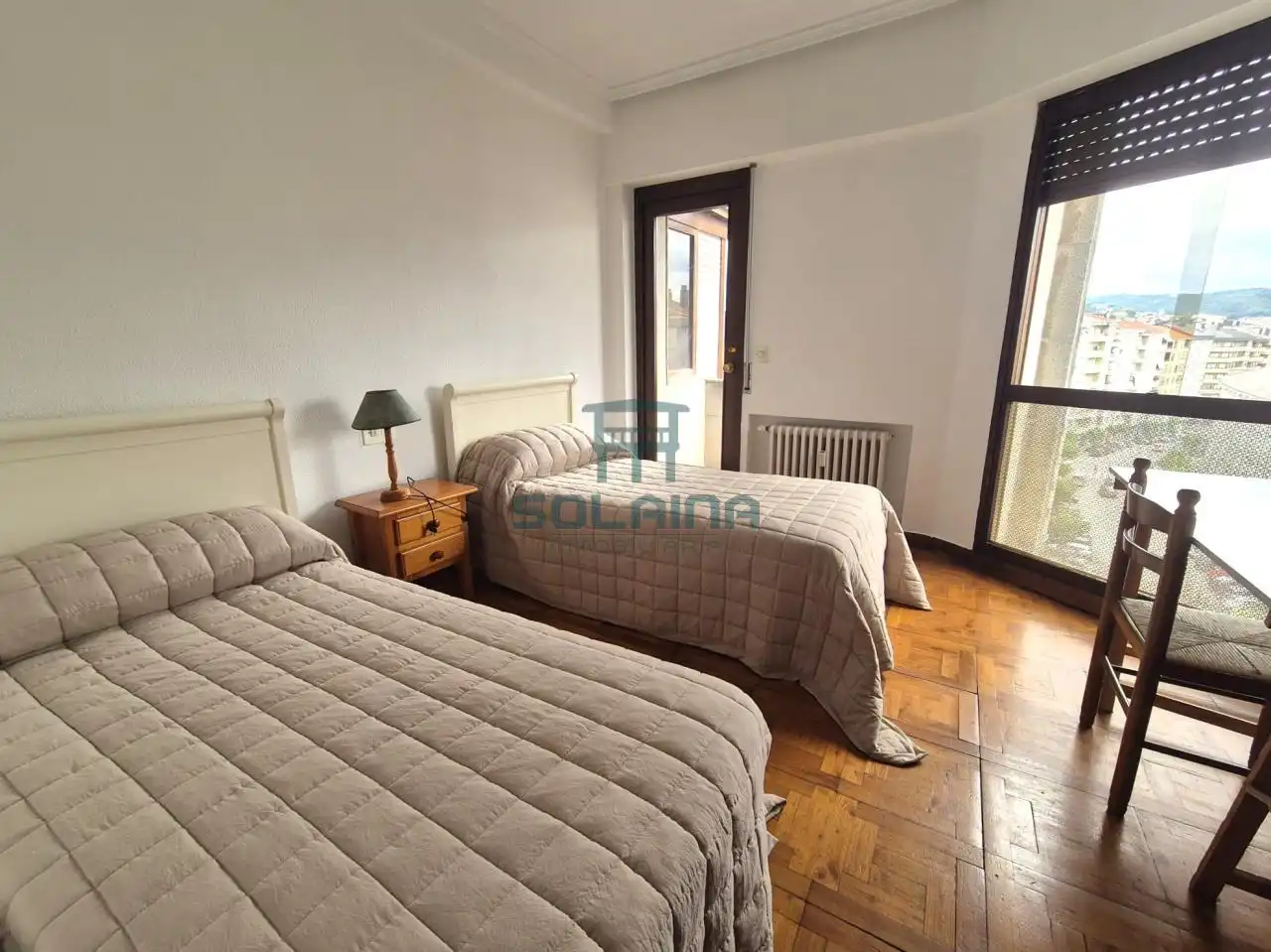 Habitación de Piso en venta en Ourense Capital  con Calefacción, Parquet y Balcón
