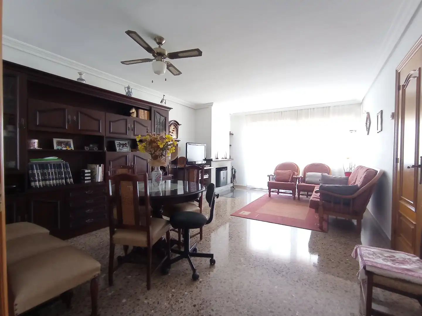 Wohnzimmer von Einfamilien-Reihenhaus zum Verkauf in Santa Perpètua de Mogoda mit Klimaanlage, Heizung und Terrasse
