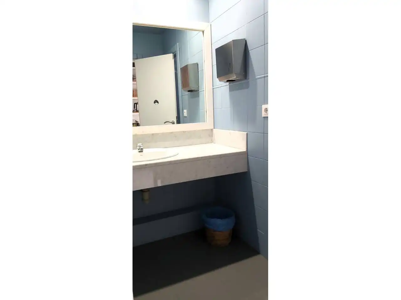Badezimmer von Geschaftsraum zur Miete in Valls mit Klimaanlage