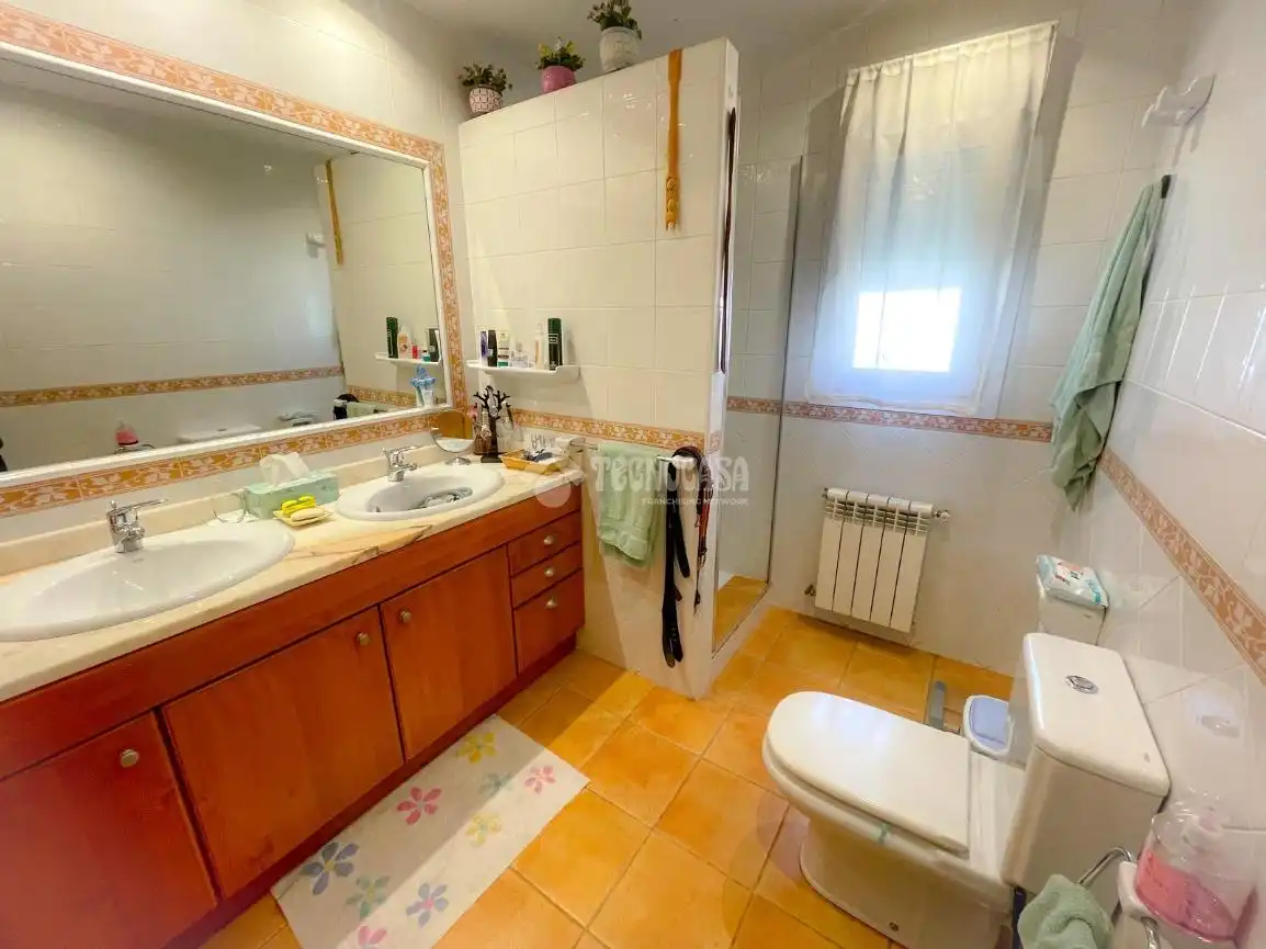 Bany de Casa o xalet en venda en Guadarrama amb Calefacció