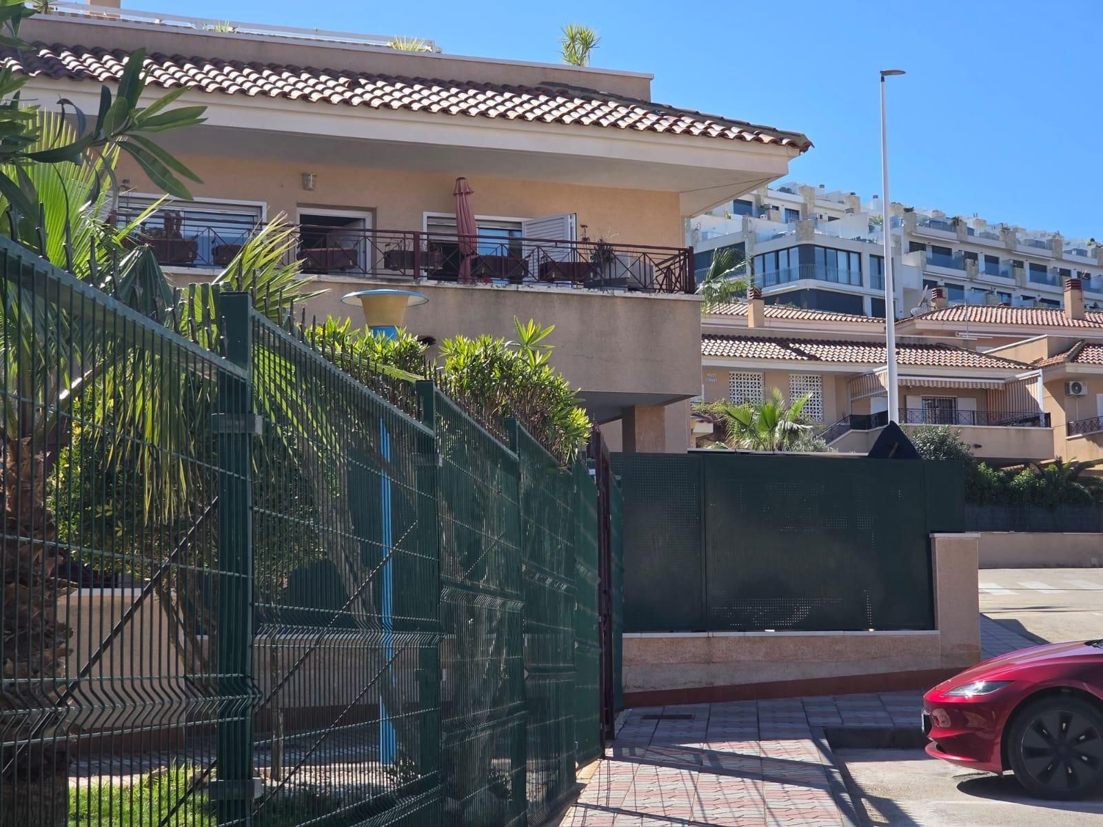 Vista exterior de Apartamento en venta en Santa Pola con Terraza, Amueblado y Alarma
