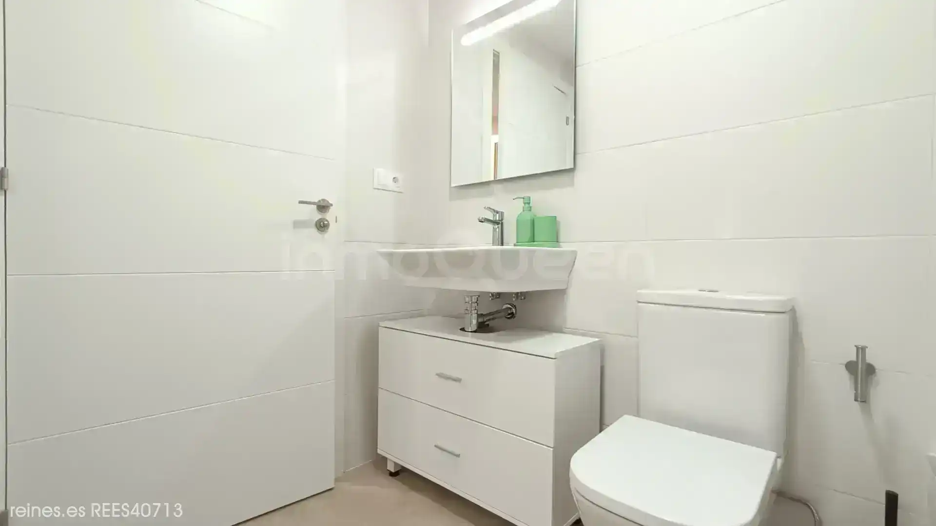 Baño de Piso de alquiler en Oviedo  con Calefacción, Terraza y Amueblado