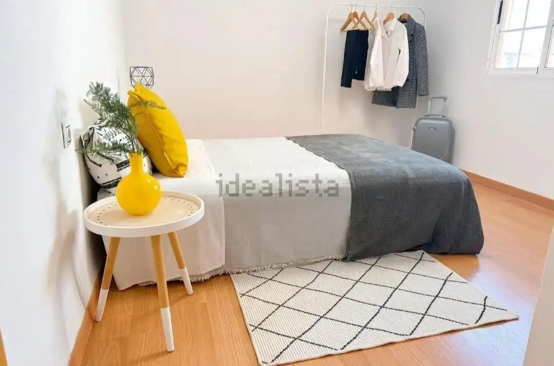 Schlafzimmer von Dachboden zum Verkauf in Almería mit Klimaanlage und Terrasse