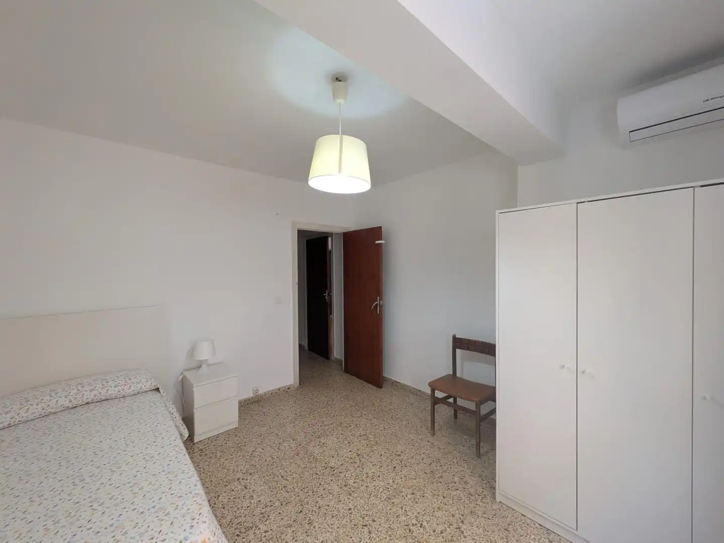 Schlafzimmer von Wohnung zur Miete in Almería mit Möbliert
