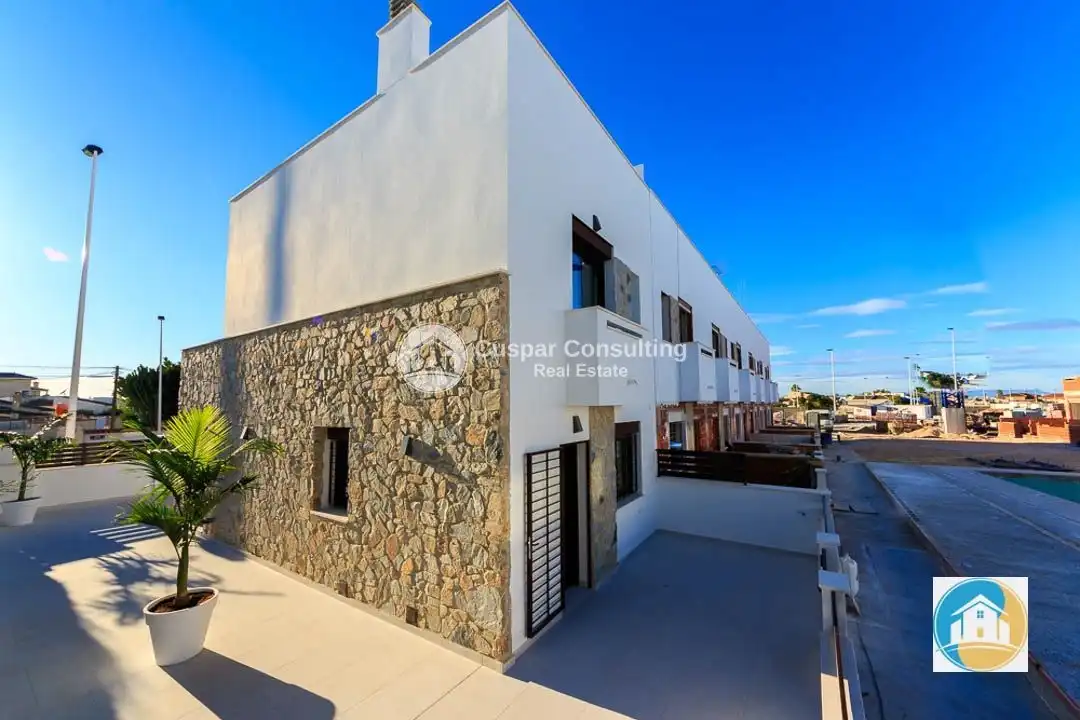 Vista exterior de Dúplex en venda en Pilar de la Horadada amb Aire condicionat, Calefacció i Jardí privat