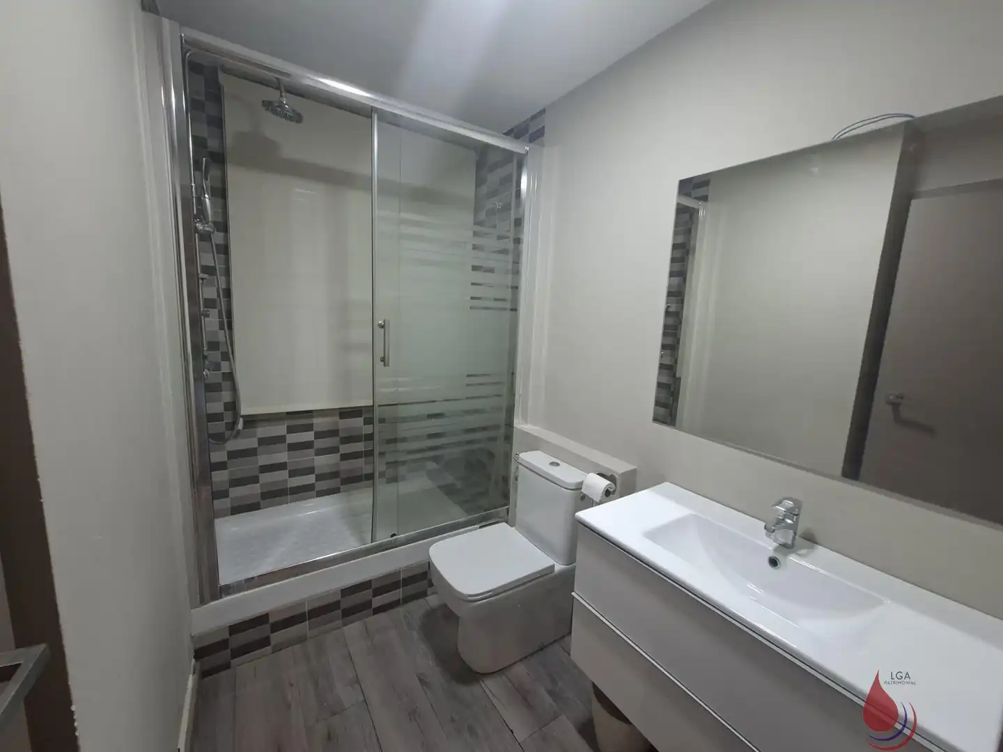 Bathroom of Flat for sale in Eixample
