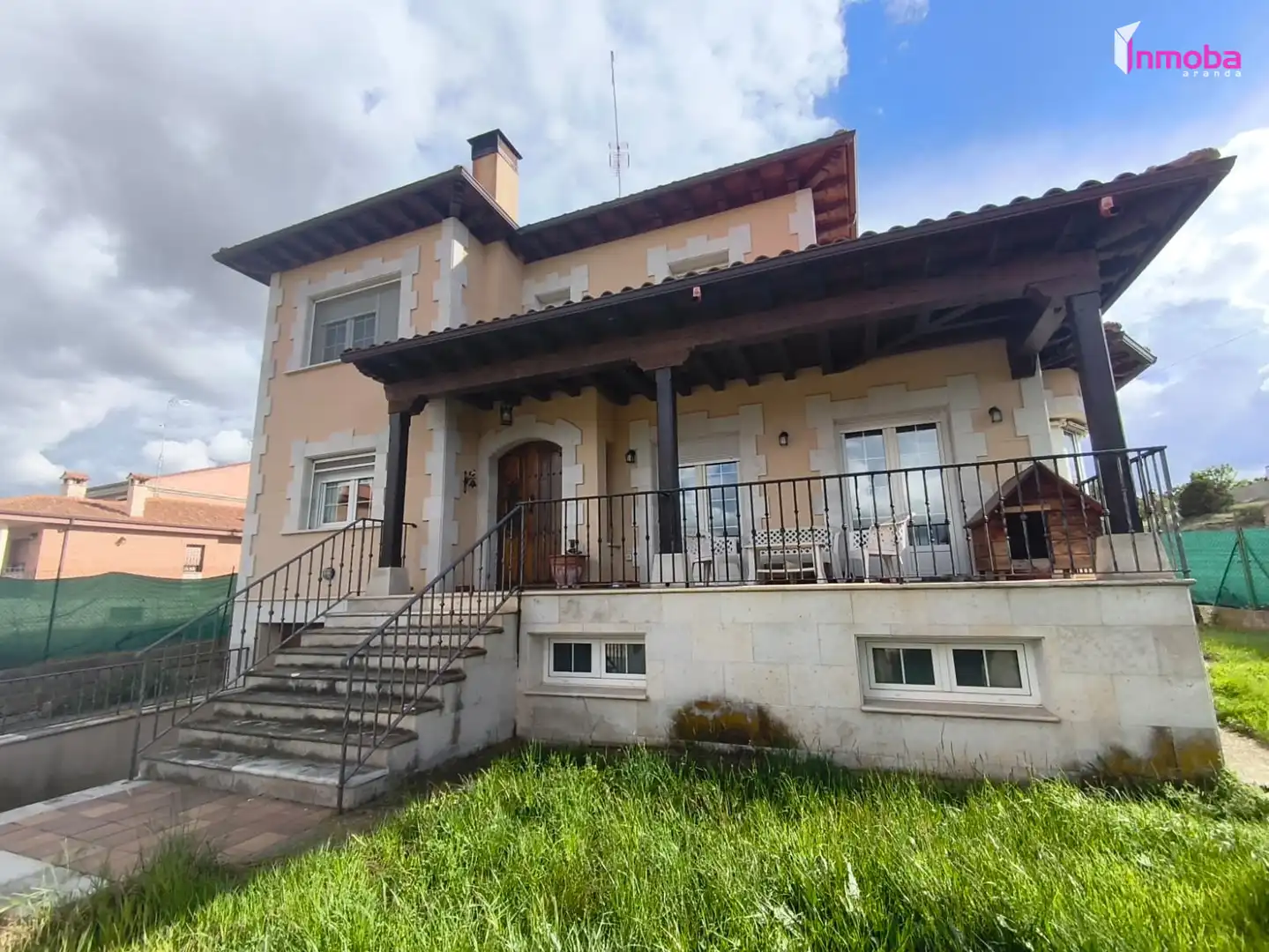 Vista exterior de Casa o xalet en venda en Milagros amb Calefacció, Jardí privat i Parquet