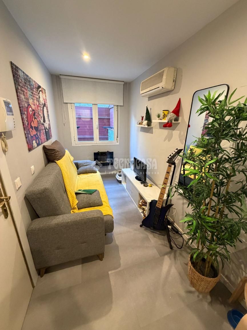 Living room of Flat to rent in  Madrid Capital  with Air Conditioner, Storage room and Furnished