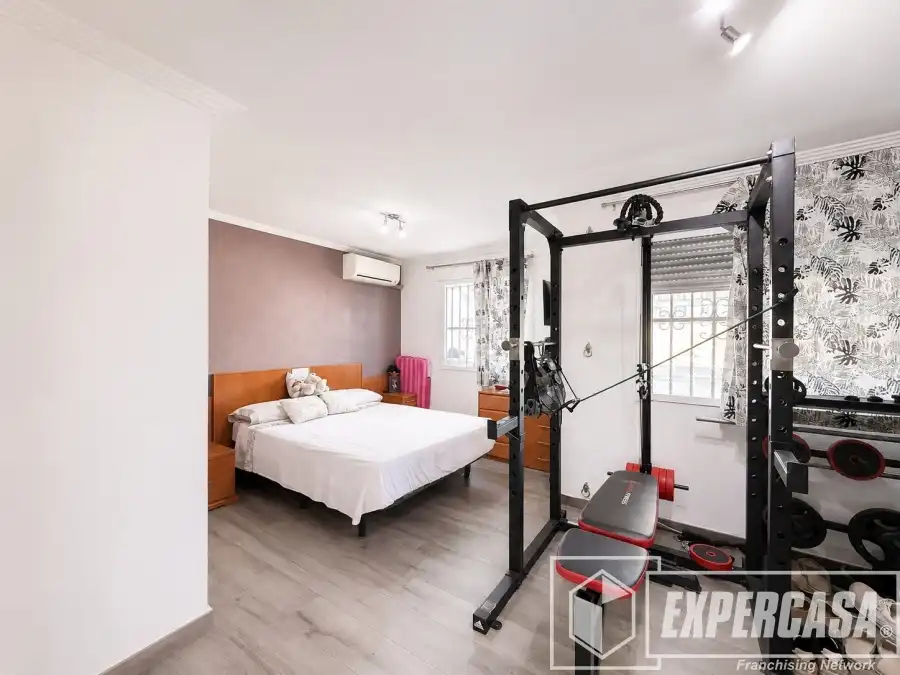 Dormitori de Pis en venda en Llíria amb Aire condicionat i Terrassa