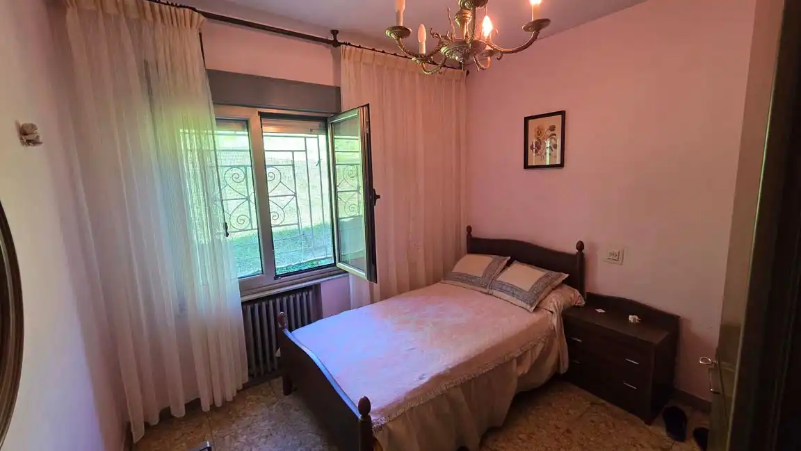 Schlafzimmer von Haus oder Chalet zum Verkauf in Laviana mit Heizung, Privatgarten und Parkett