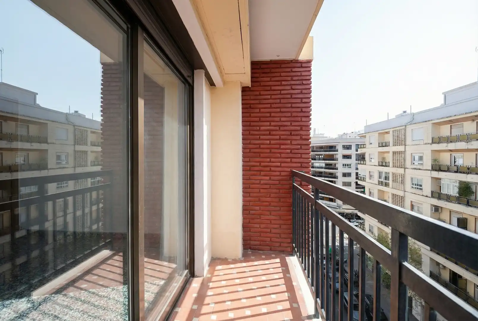 Terrasse von Wohnung zum Verkauf in Valencia mit Klimaanlage, Privatgarten und Abstellraum