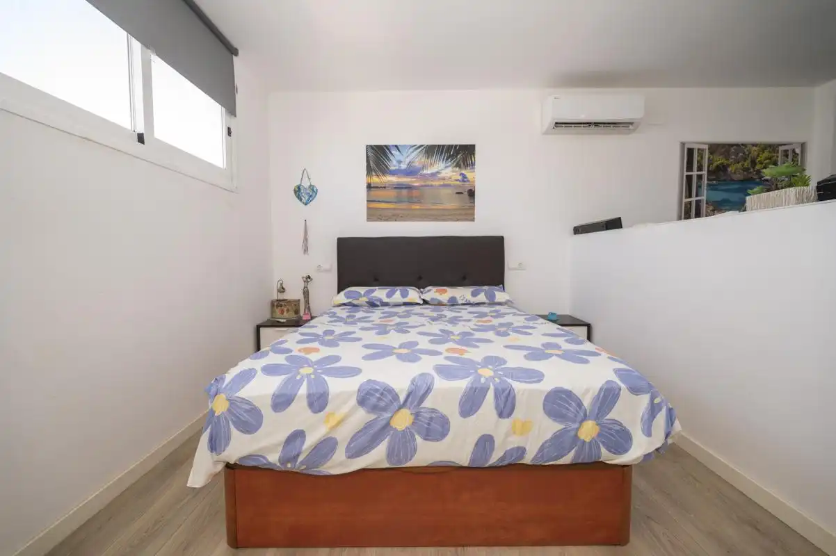 Schlafzimmer von Fabrikhallen zum Verkauf in Sant Antoni de Portmany mit Heizung