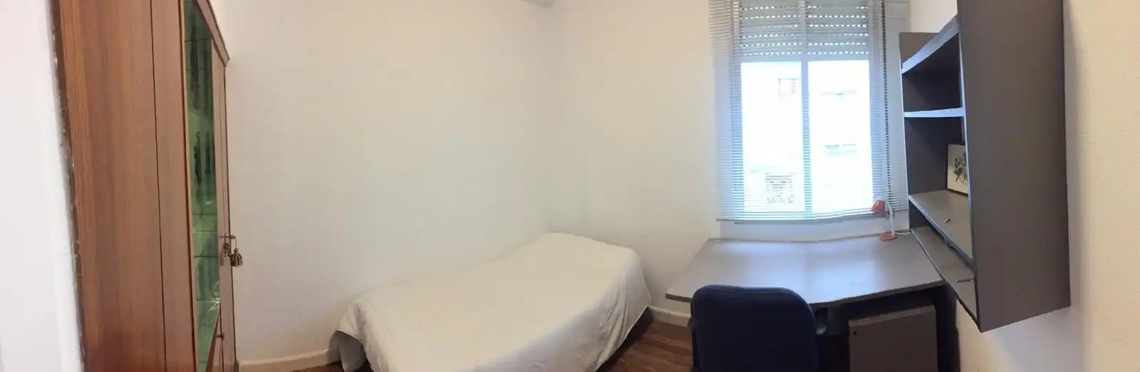 Schlafzimmer von Wohnung zur Miete in Bilbao  mit Heizung, Parkett und Möbliert