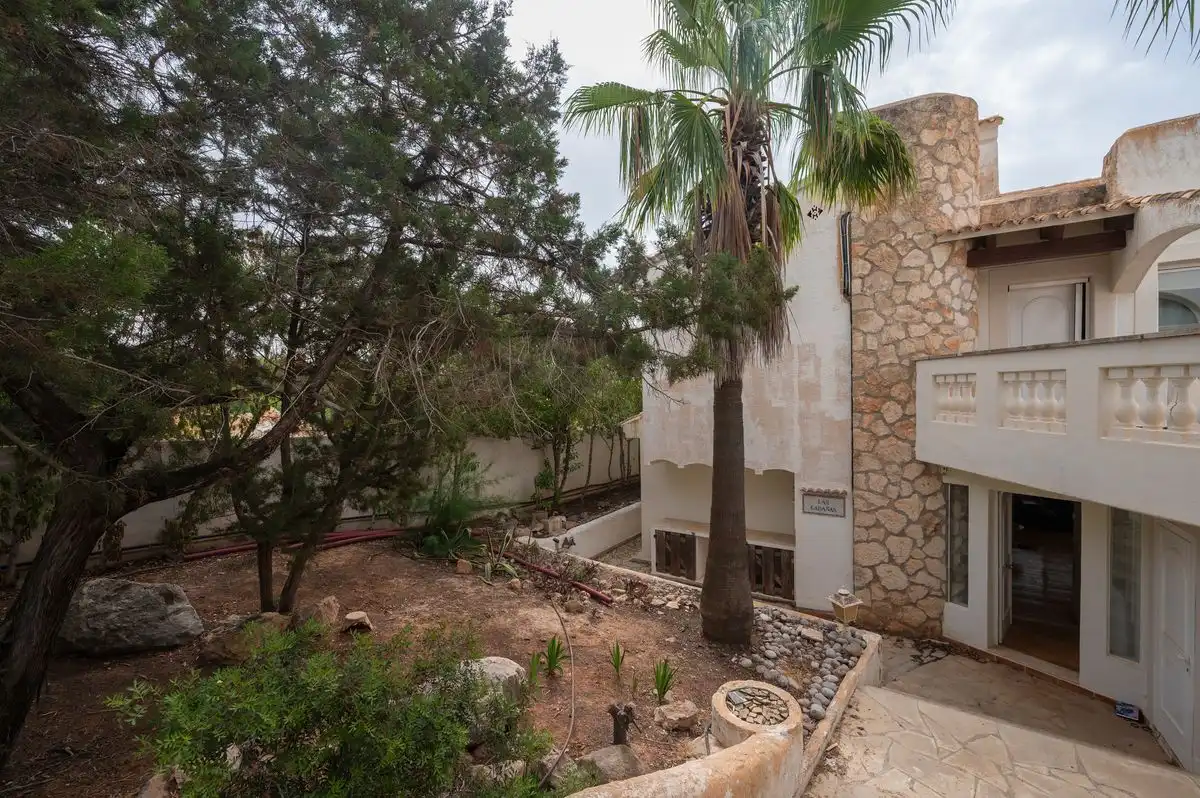 Vista exterior de Casa o xalet en venda en Sant Josep de sa Talaia amb Calefacció, Jardí privat i Terrassa