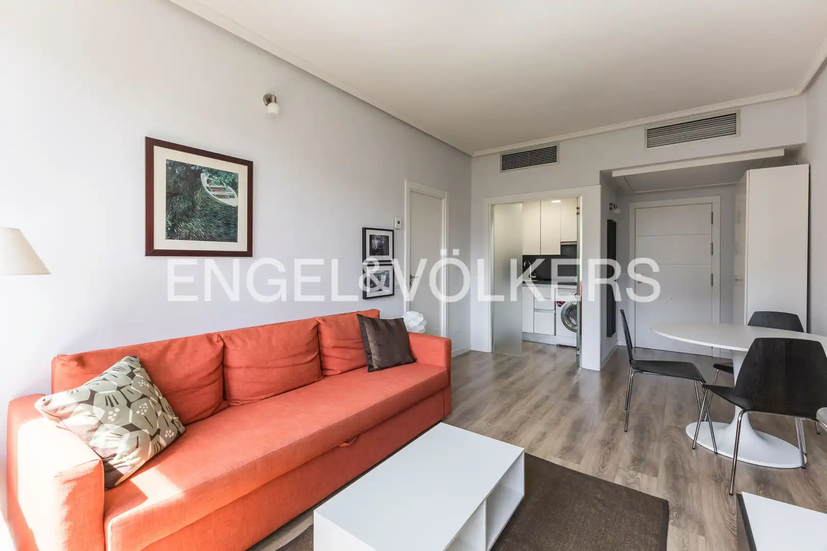 Living room of Flat for rent in Madrid  with Air Conditioner and Heating