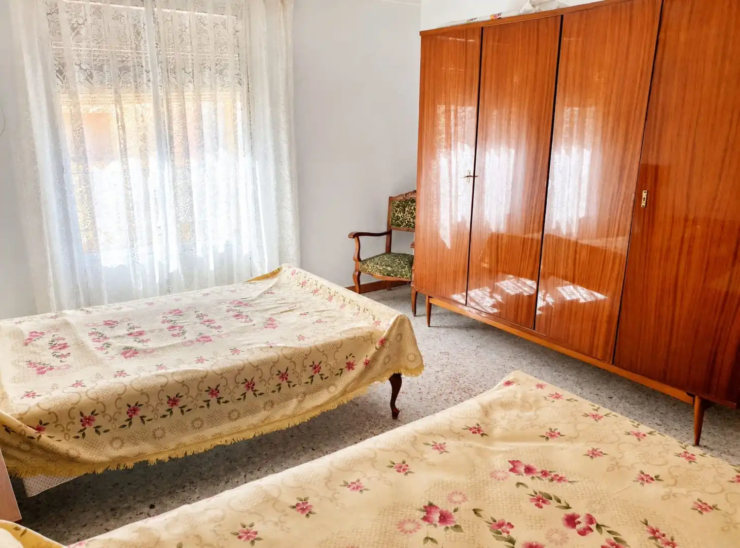 Schlafzimmer von Country house zum Verkauf in Montón mit Abstellraum