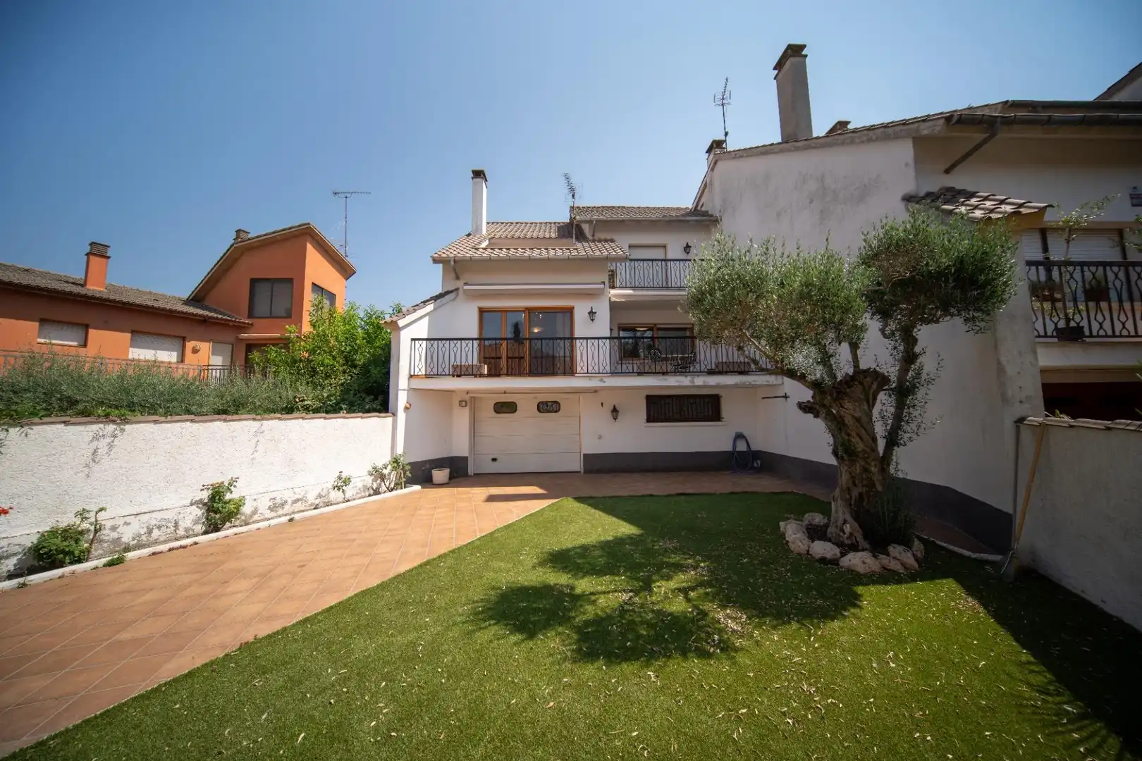 Vista exterior de Casa o xalet en venda en Calaf amb Calefacció, Terrassa i Moblat
