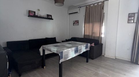 Foto 5 de Casa adosada en venta en Gines, Sevilla