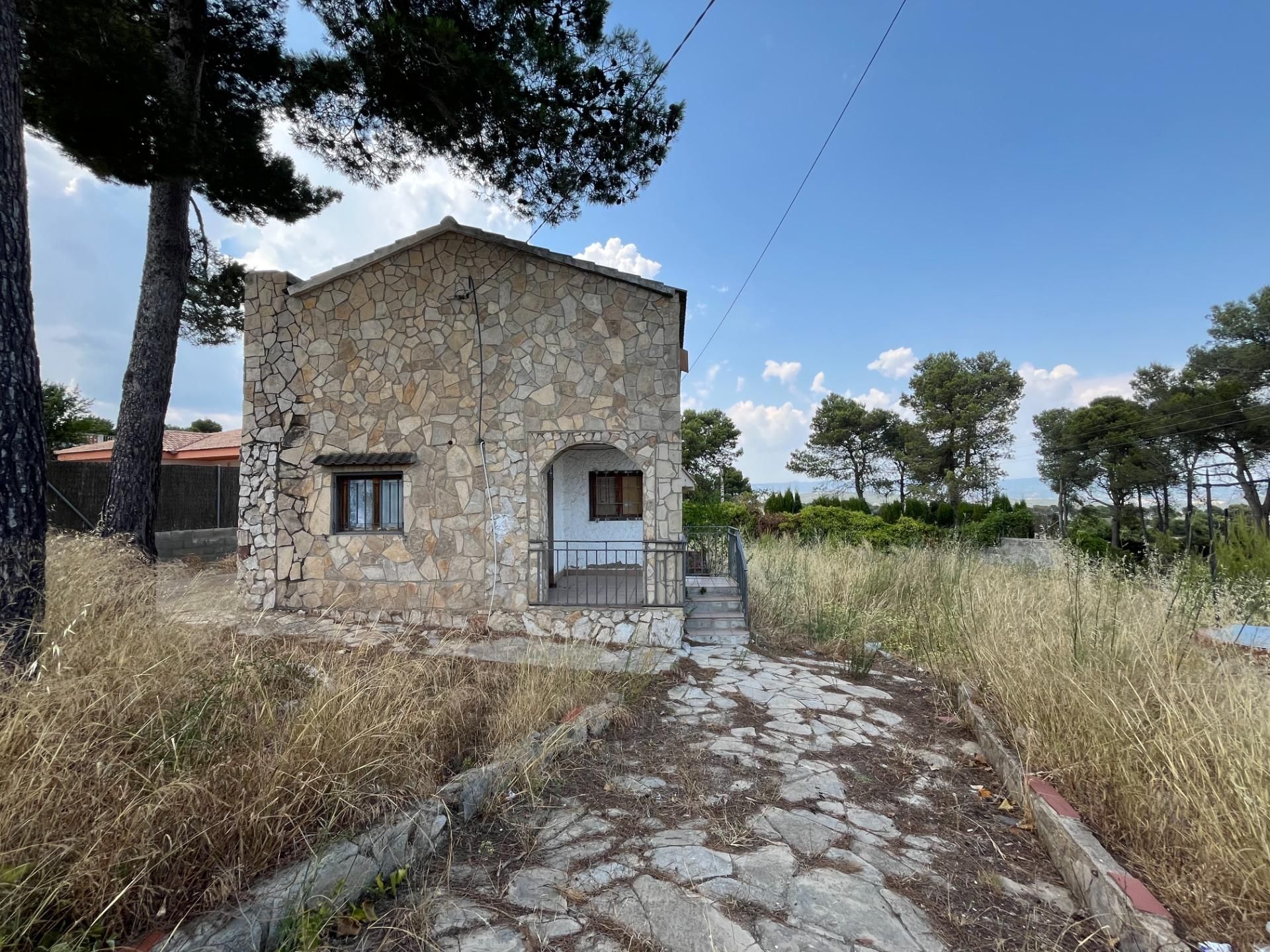 Exterior view of Country house for sale in La Torre de Claramunt  with Private garden