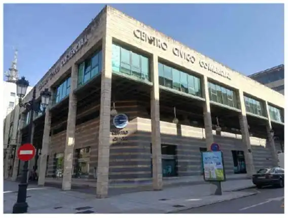 Büro zur Miete in C/ Comandante Caballero, Llamaquique
