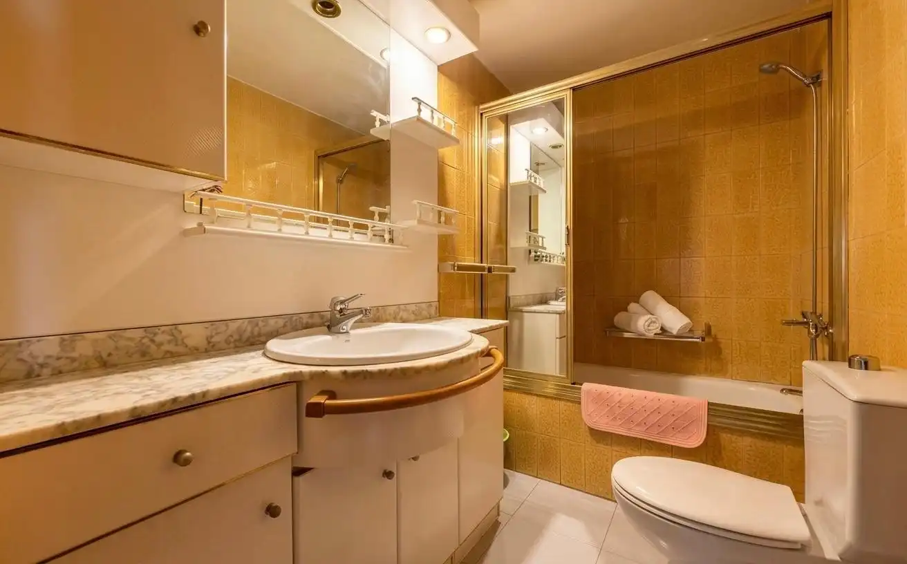 Bathroom of Flat for sale in Madrid  with Heating and Terrace