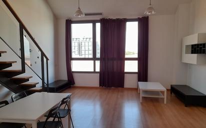 Sala d'estar de Dúplex en venda en San Sebastián de los Reyes amb Aire condicionat