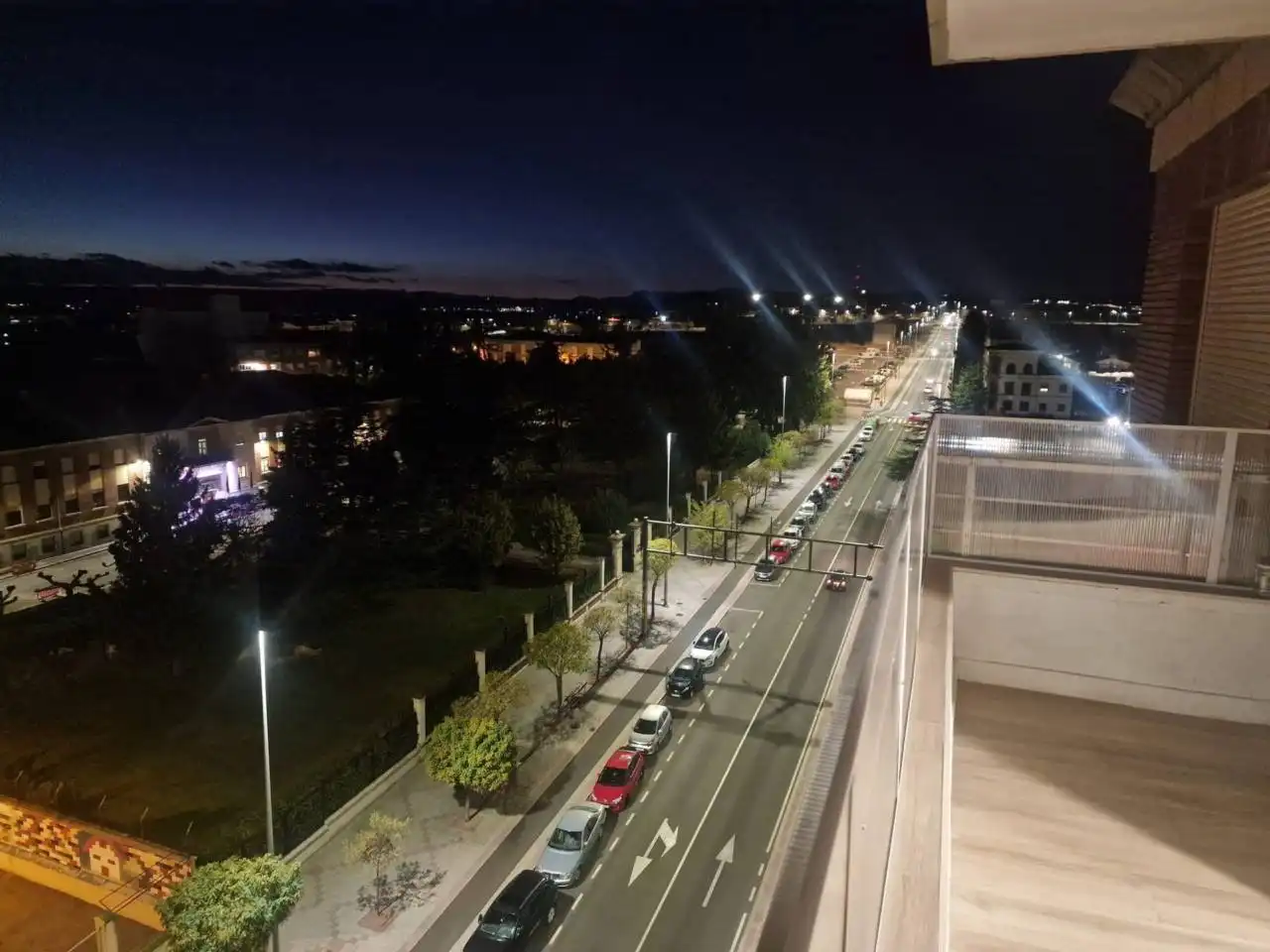 Außenansicht von Dachboden zum Verkauf in León Capital  mit Heizung, Parkett und Terrasse