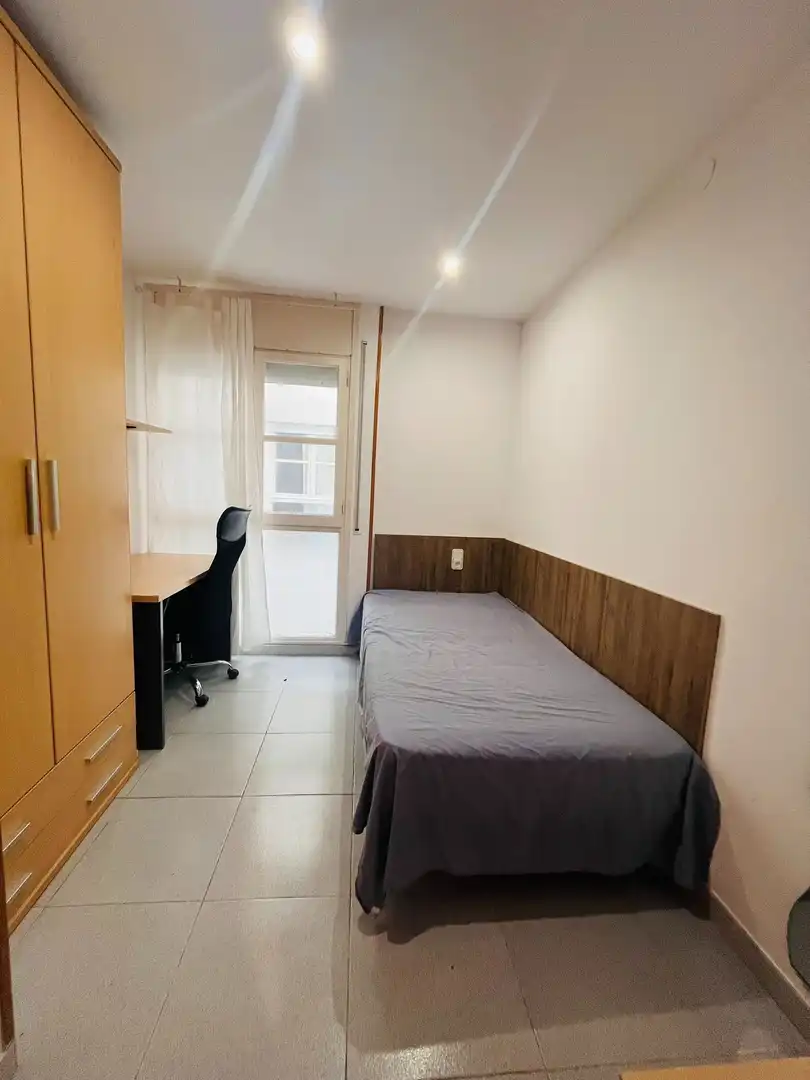 Habitación de Piso en venta en Terrassa con Aire acondicionado y Calefacción