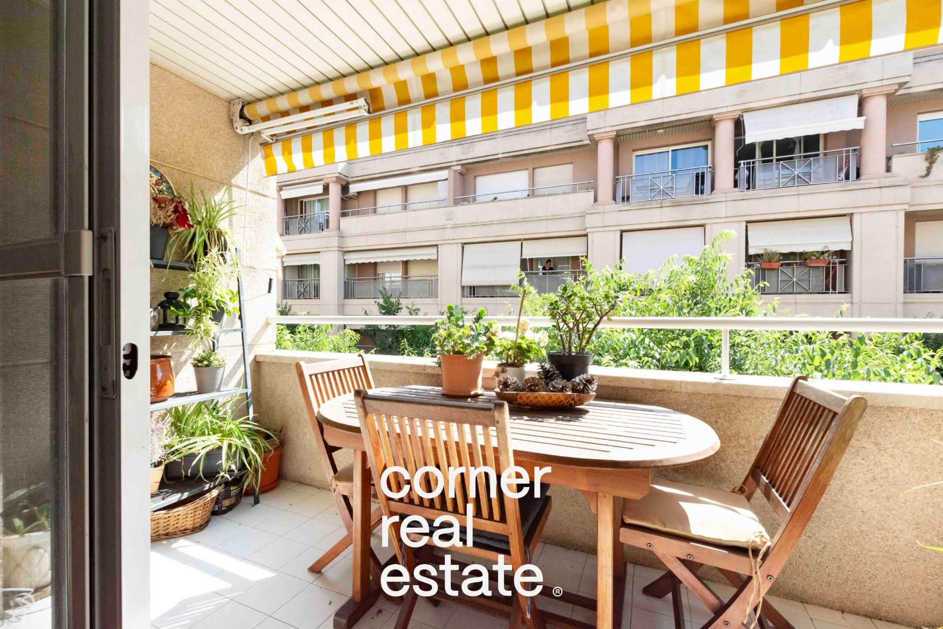 Exterior view of Flat for sale in Sant Cugat del Vallès  with Air Conditioner, Heating and Private garden