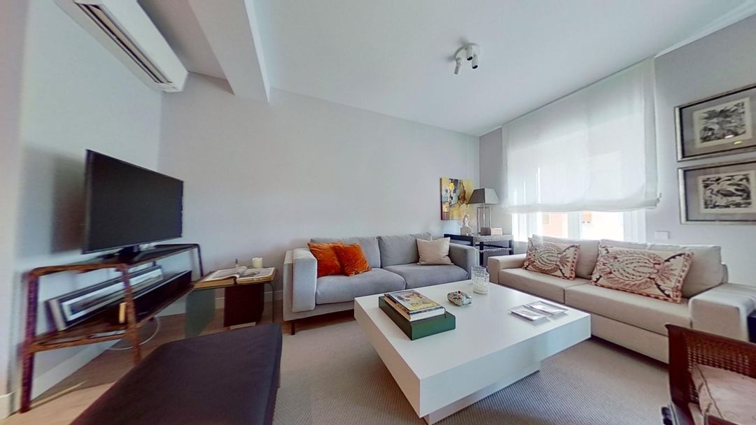 Living room of Flat for rent in  Madrid Capital  with Air Conditioner, Heating and Oven