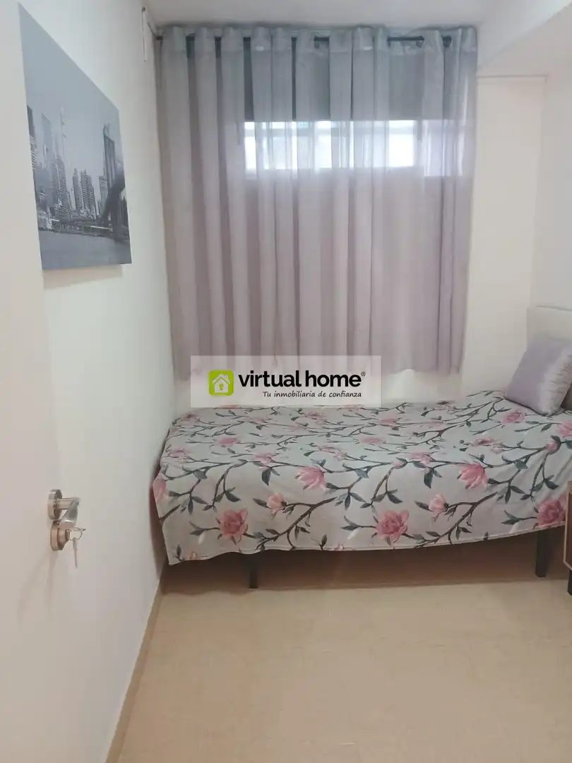Dormitori de Apartament en venda en Benidorm amb Aire condicionat i Piscina comunitària