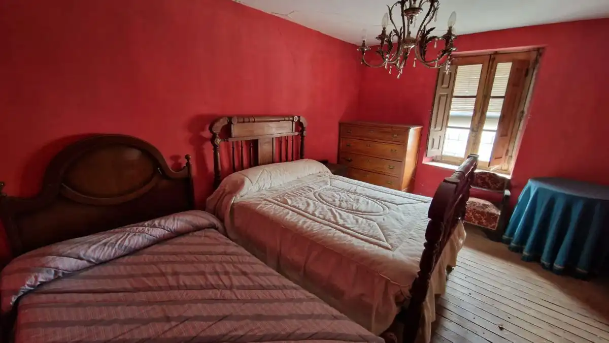 Dormitori de Casa o xalet en venda en Villaturiel