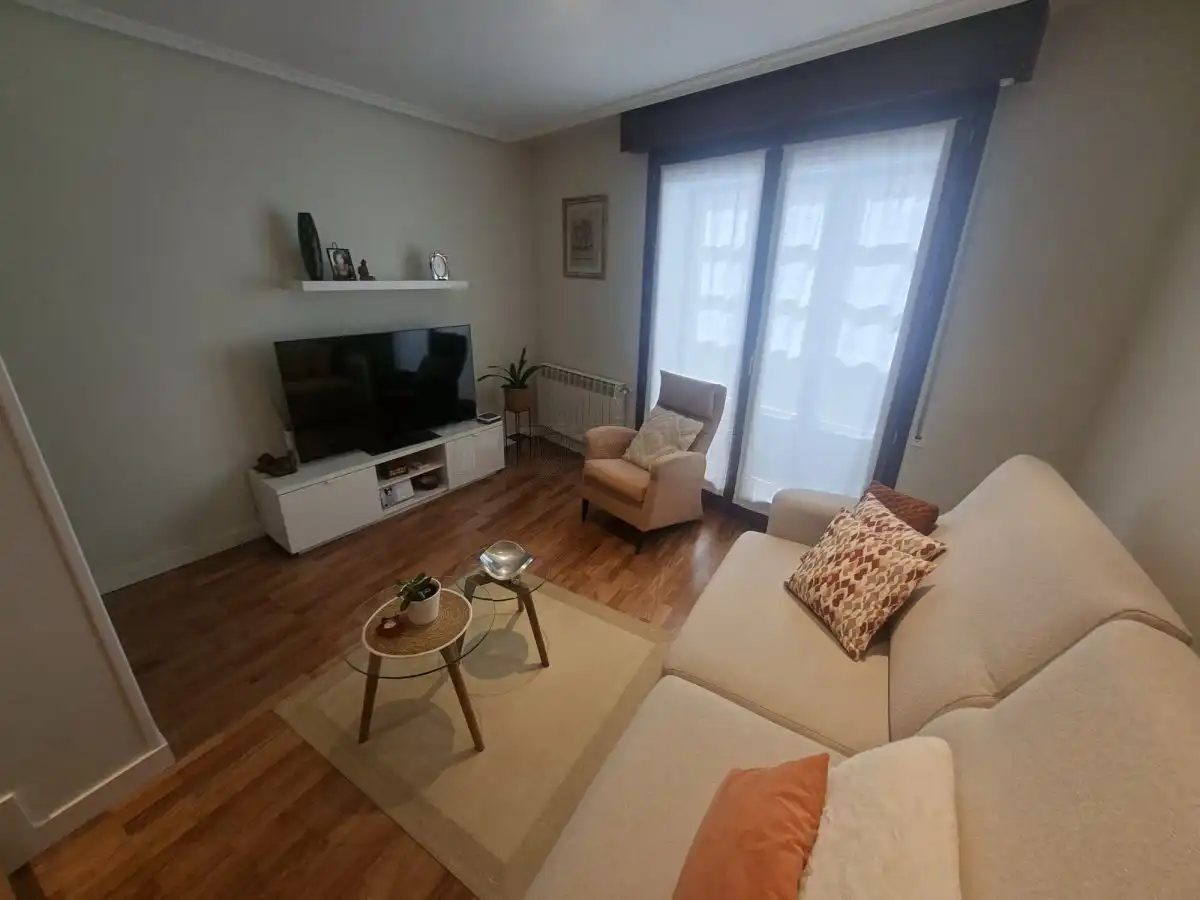 Sala de estar de Piso en venta en Vitoria - Gasteiz con Calefacción, Parquet y Terraza