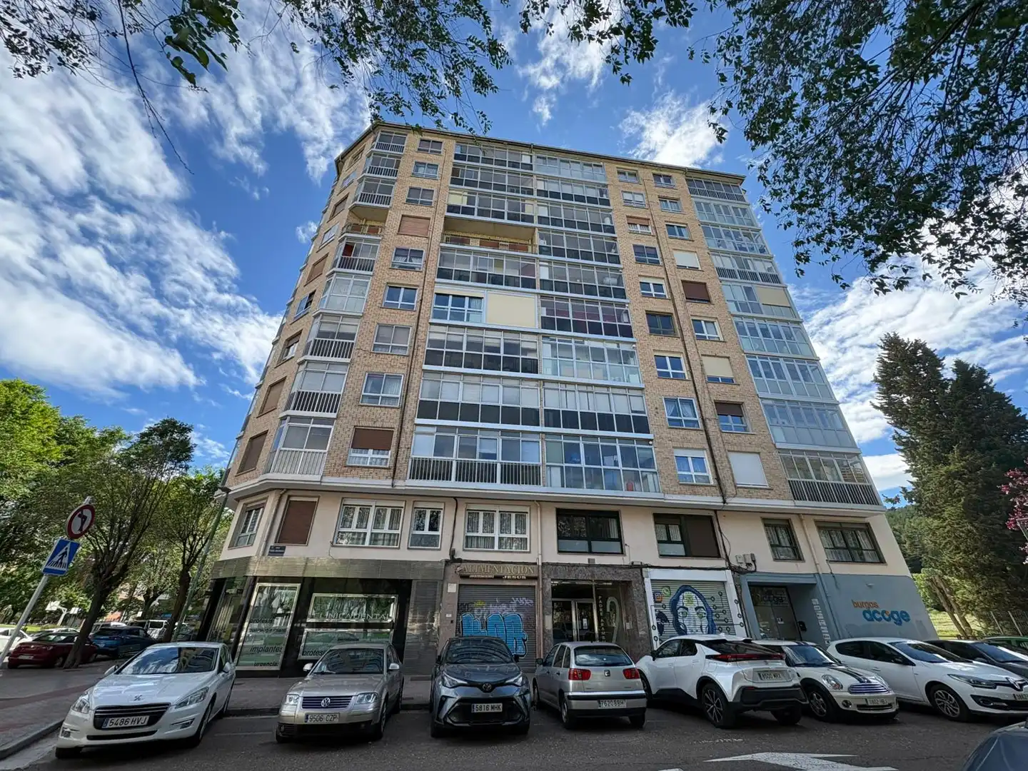 Außenansicht von Wohnung zum Verkauf in Burgos mit Heizung, Parkett und Terrasse