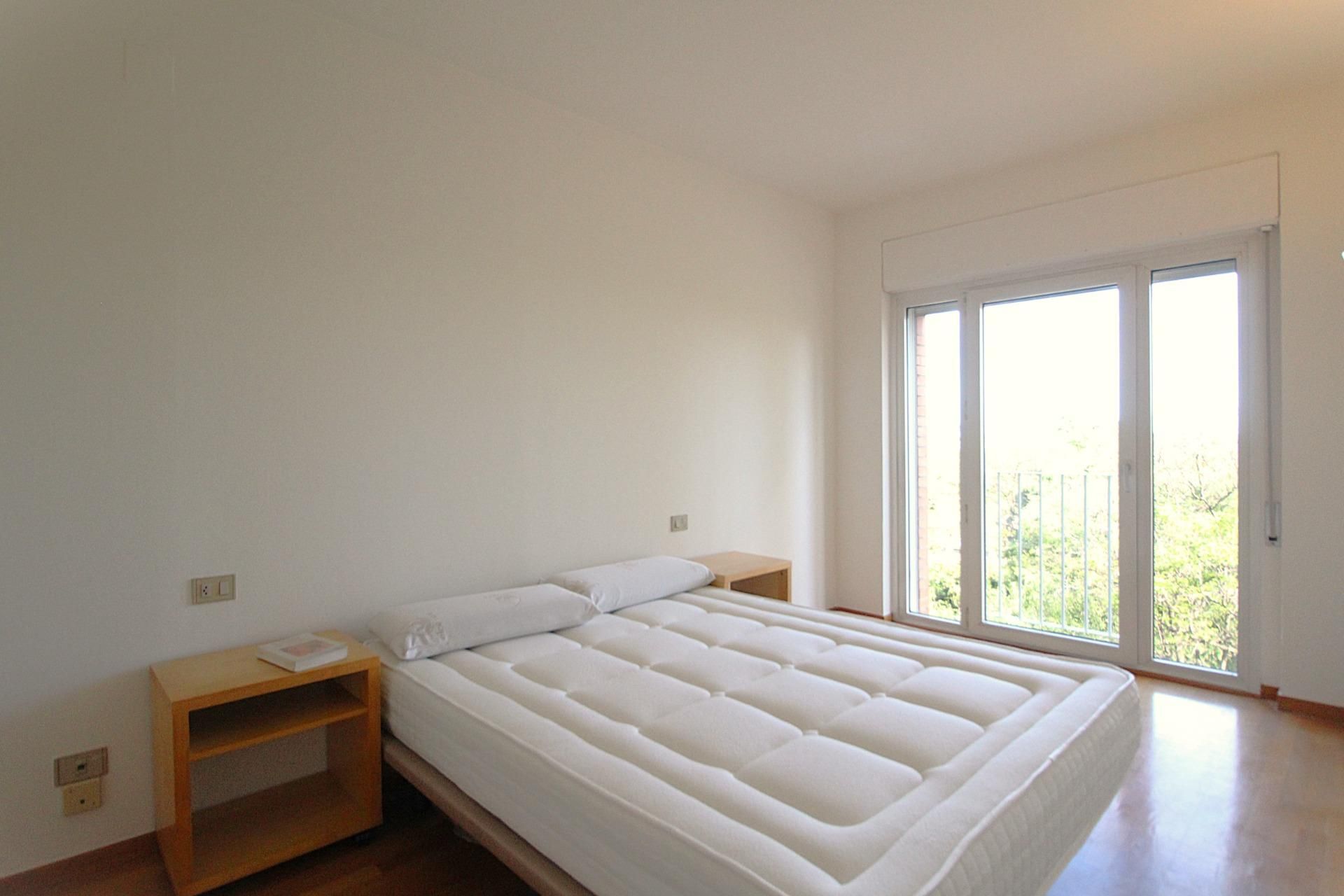Bedroom of Flat to rent in  Barcelona Capital  with Air Conditioner and Heating