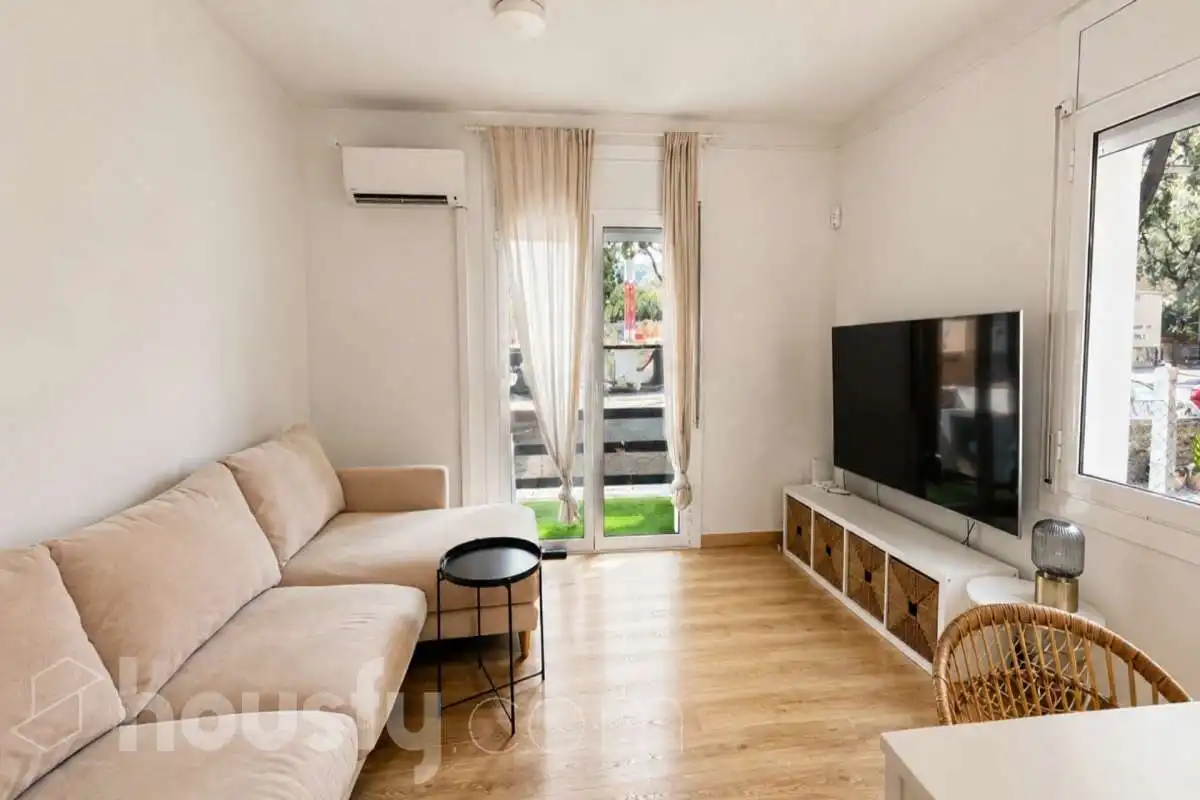 Piso con terraza en venta en Avenida Montilivi .