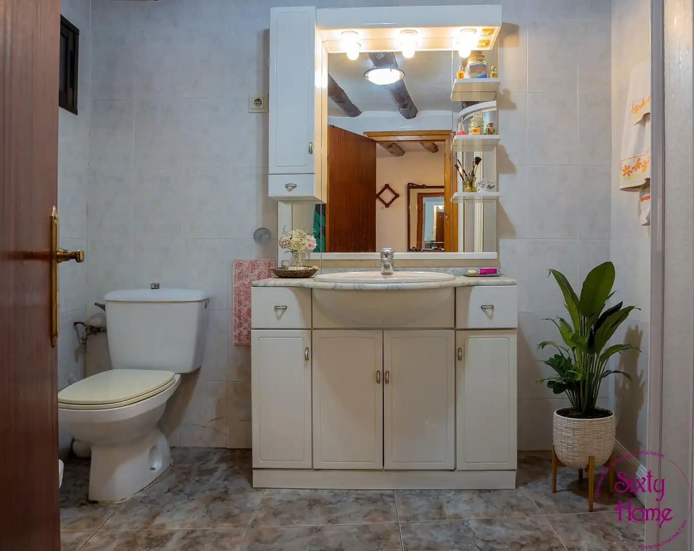Bathroom of Houses for sale in Andorra (Teruel)  with Storage room, Furnished and Balcony