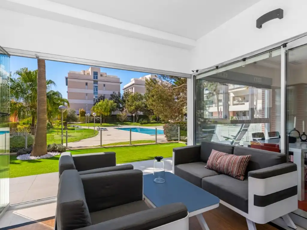 Appartement compact avec piscine à vendre à Calle Clavo 8
