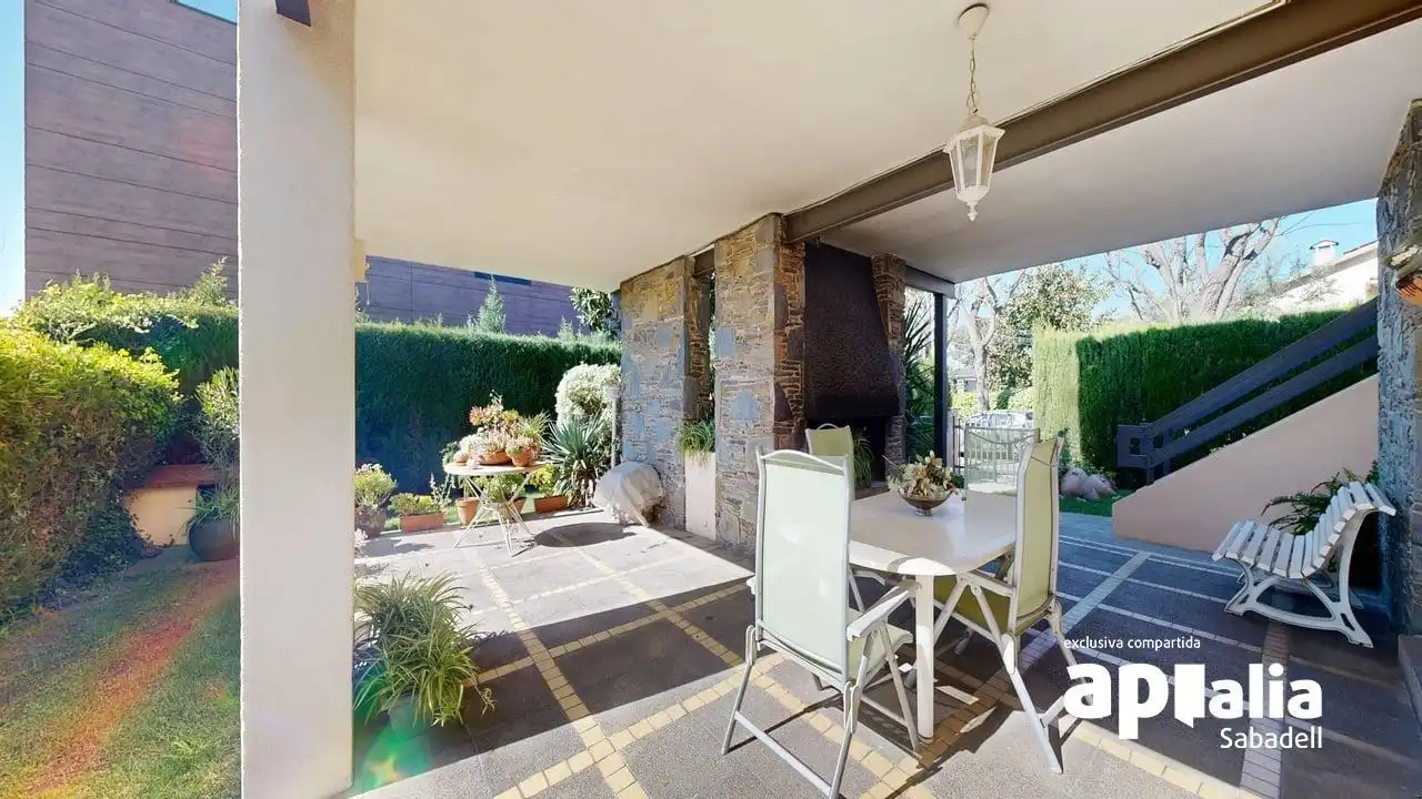 Terrassa de Casa o xalet en venda en Barberà del Vallès amb Aire condicionat, Calefacció i Jardí privat
