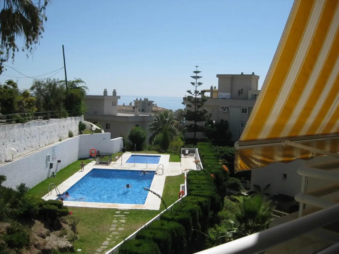 Piscina de Piso de alquiler en Torremolinos con Aire acondicionado, Parquet y Terraza