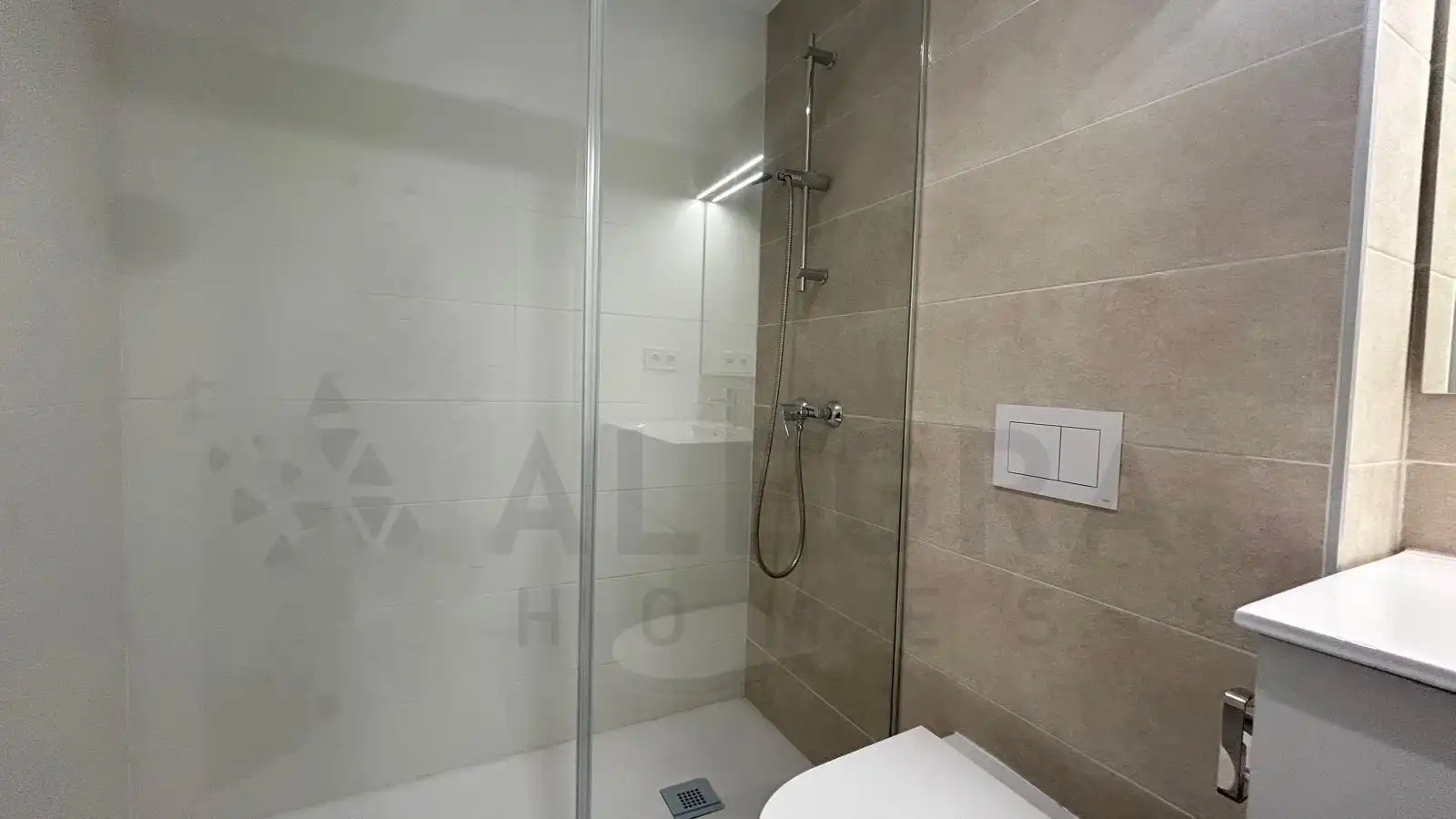 Bathroom of Flat for rent in Jerez de la Frontera  with Air Conditioner, Private garden and Community pool