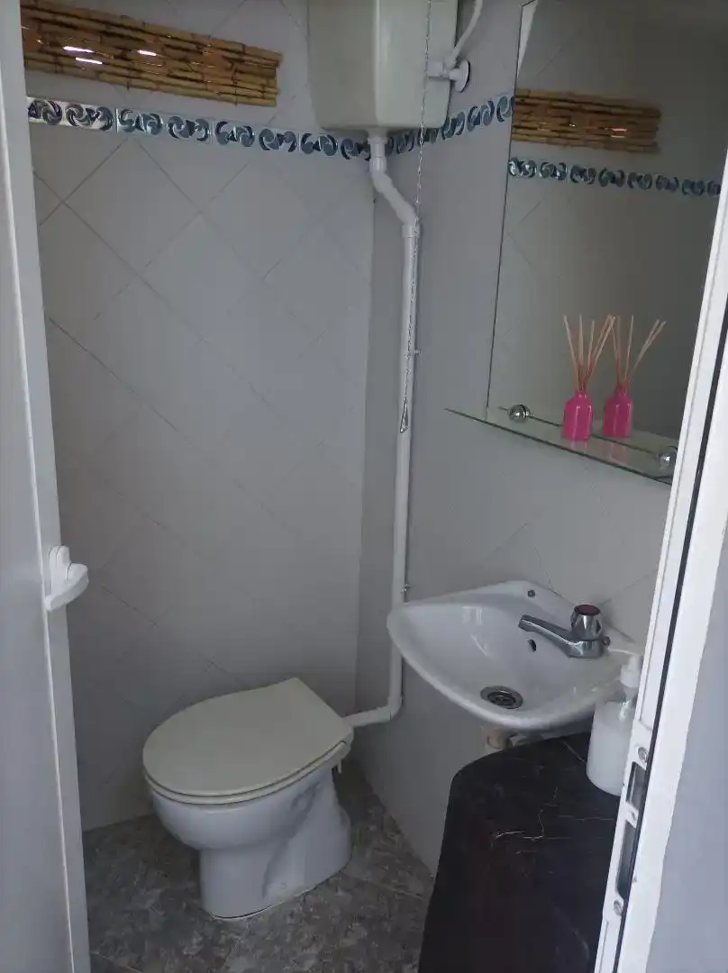 Bany de Casa o xalet de lloguer en Dénia amb Aire condicionat, Jardí privat i Parquet