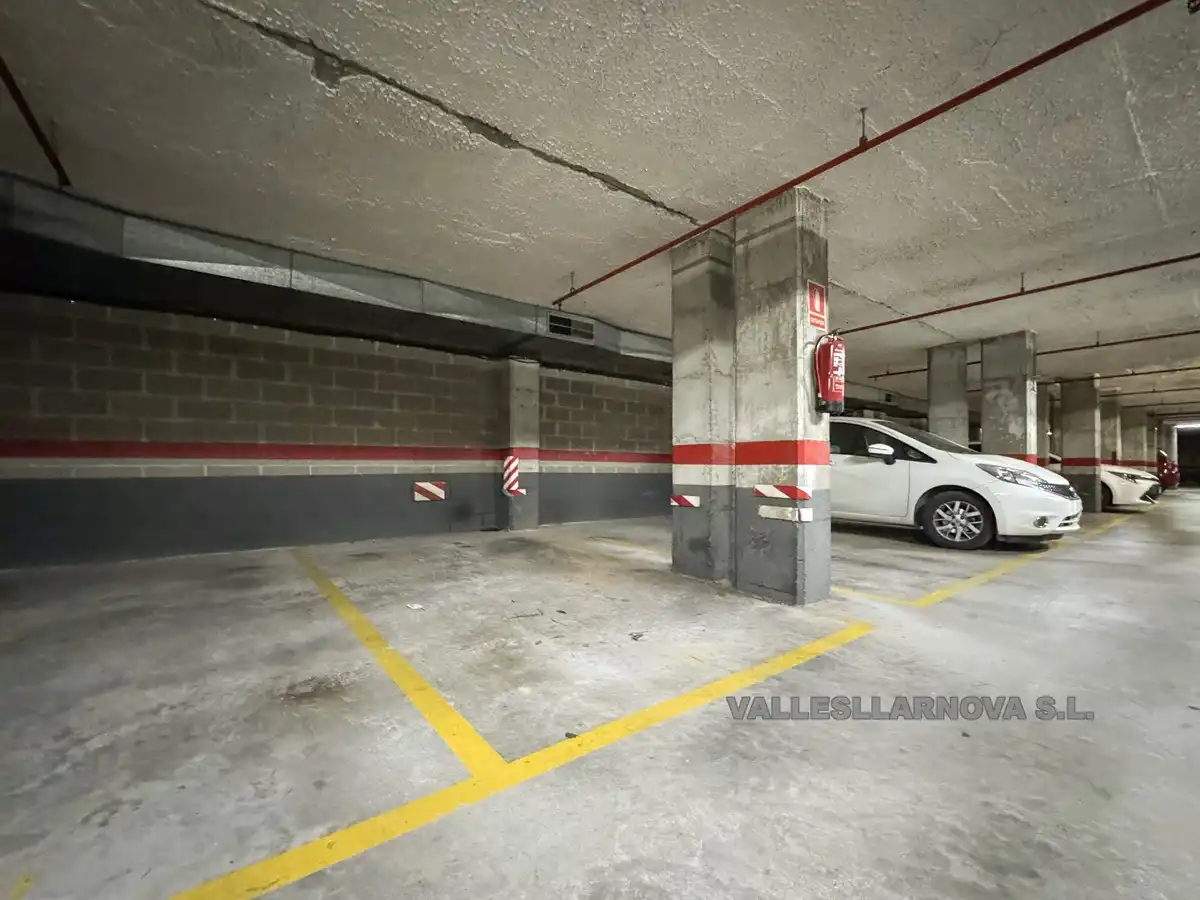 Parking of Flat for sale in Mollet del Vallès  with Parquet flooring, Storage room and Balcony